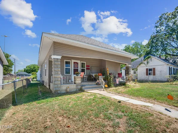 413 N Liberty St, Webb City, MO 64870