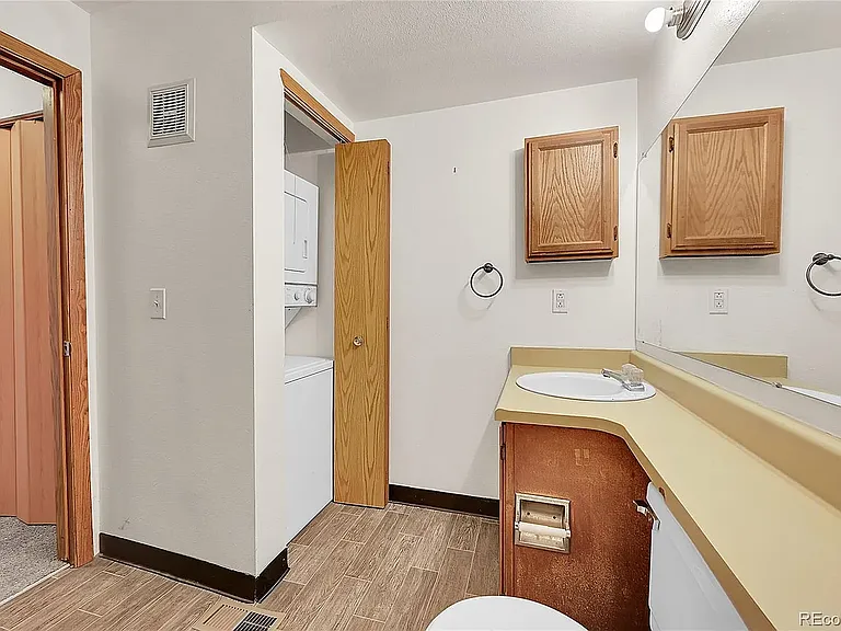 922 S Dearborn Way #8 — Photo 11