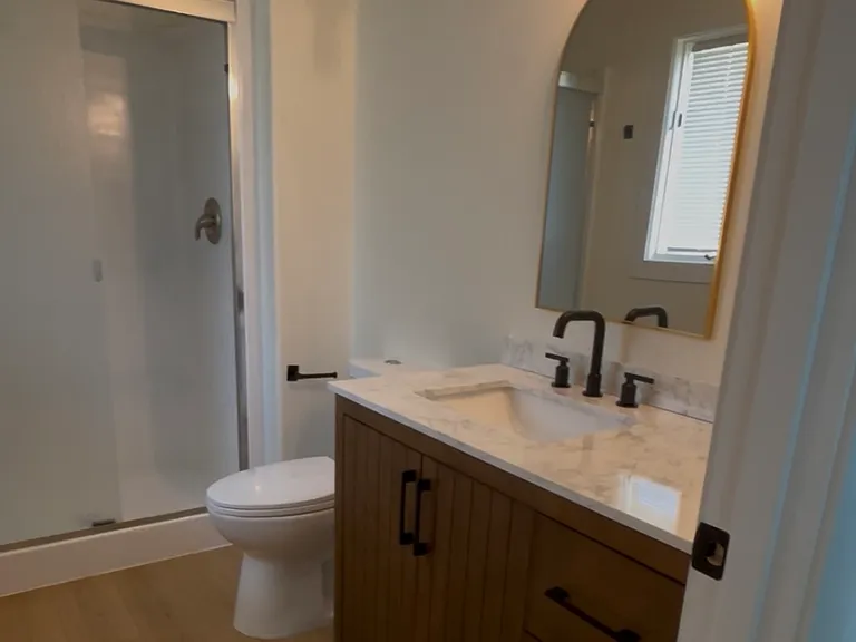 1403 E 57th Street Pl — Photo 16