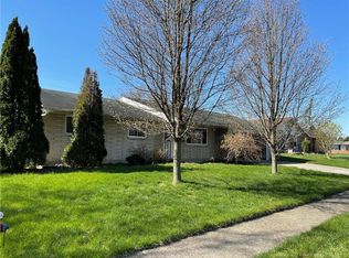 3 Greencliff Dr, Englewood, OH 45322