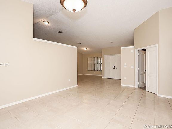 5th image of 221 NW 193rd Ave