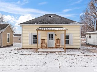 318 S Curtis St, Edinburg, IL