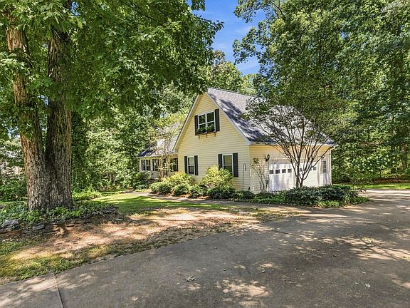 2nd image of 136 Pleasant Woods Rd