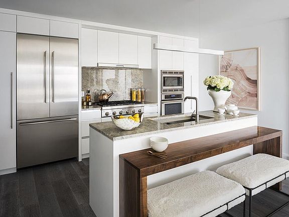 2nd image of 320 Adolphus Ave #Penthouse 11
