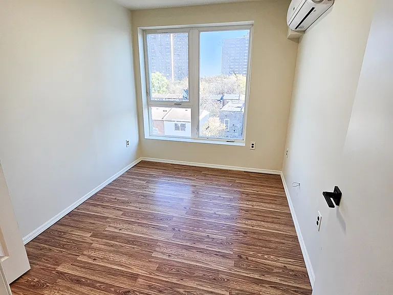686 Eagle Ave #5A — Photo 5