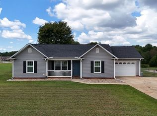 509 White Rose Ln, Boiling Springs, SC 29316