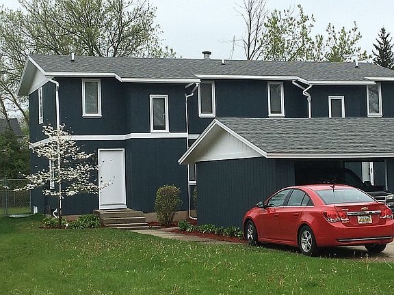 3rd image of 3915 Camelot Dr SE