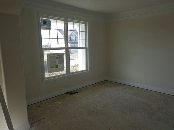 3rd image of 262 Ravensdale Pl