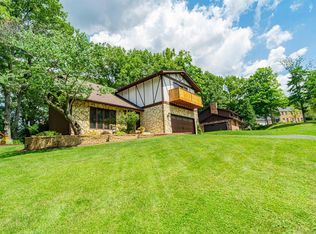 679 Slalom Ln, Valparaiso, IN 46383