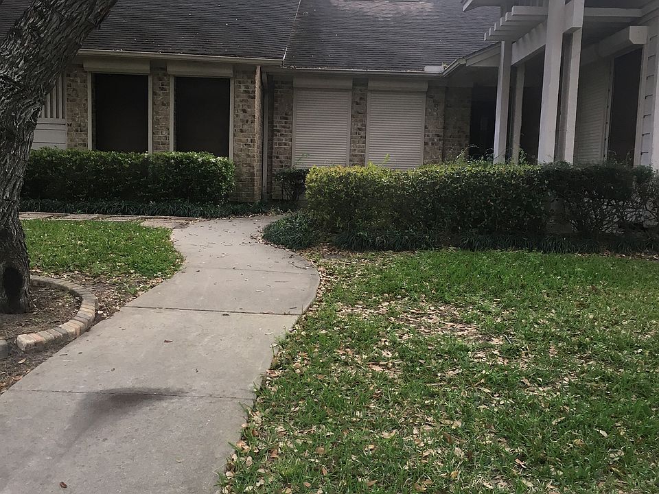 1st image of 505 Chimney Rock Dr