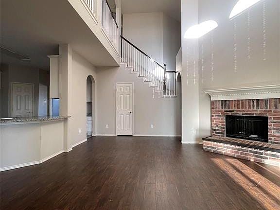 5th image of 209 Arborview Dr