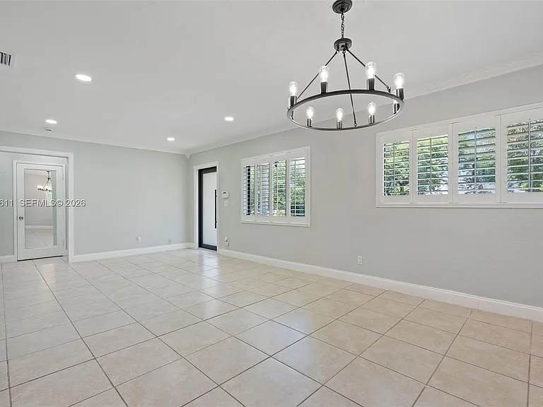 1025 Sylvania Blvd — Photo 6