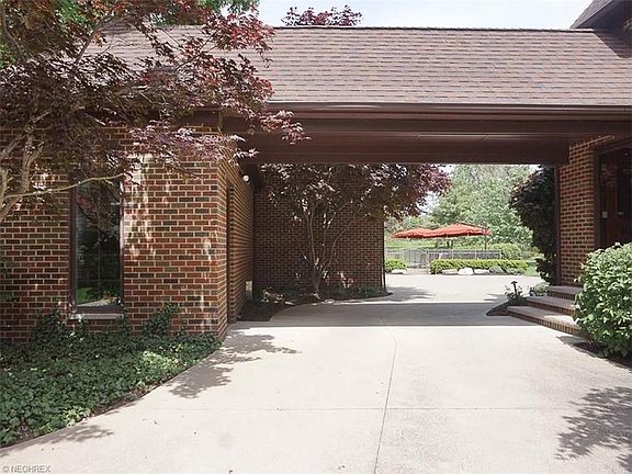 4th image of 1229 E Melrose Dr