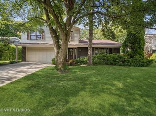 3200 Sandy Ln, Glenview, IL