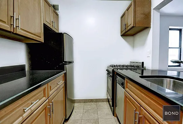 Rented by Bond New York | media 12