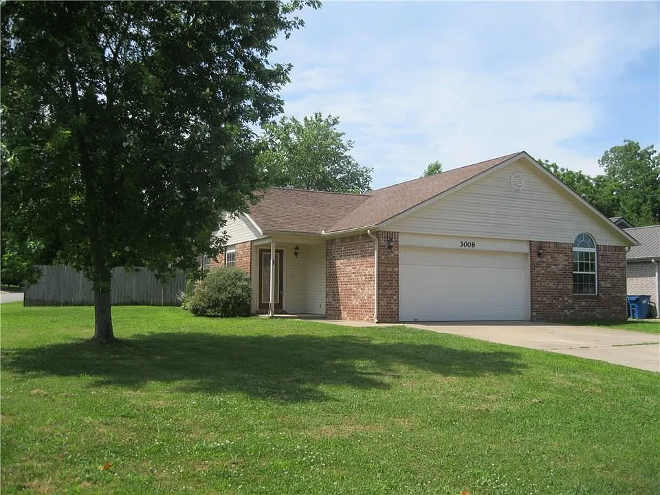 3008 Levi Ln