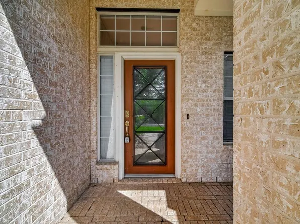 10 Tillamook Ct, Spring, TX 77389