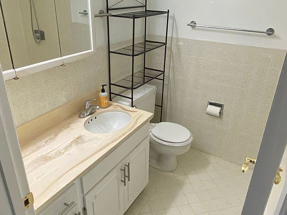 5th image of 4150 Cesar Chavez St #2