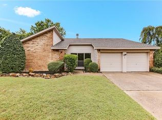 3621 Windsong Ln, Bedford, TX 76021