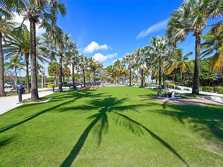 525 N Ocean Blvd #919 — Photo 37