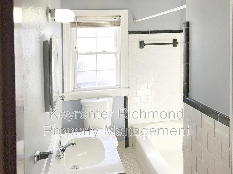 7418 Wentworth Ave — Photo 14