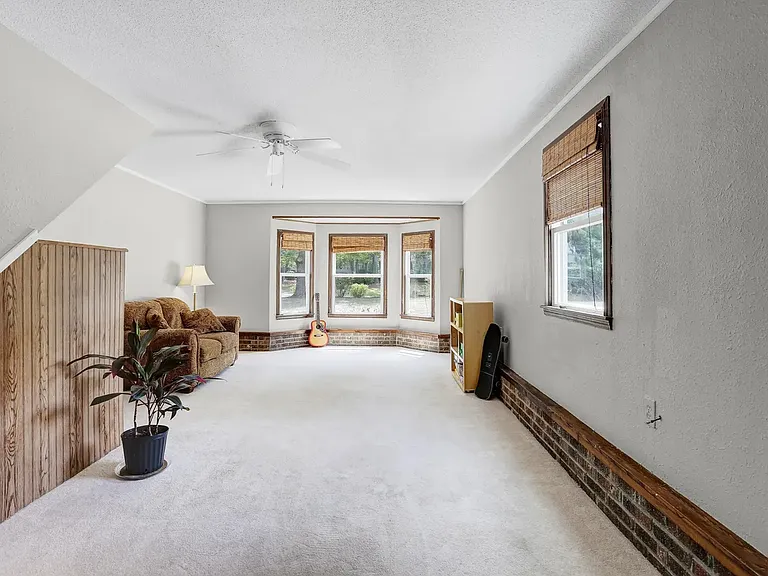 537 Aquarius Dr — Photo 29