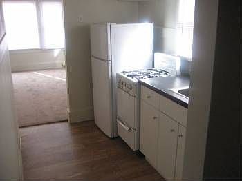 5th image of 432 E 6th St