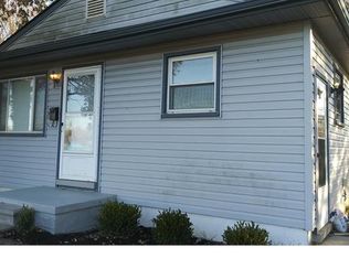 23319 Newcastle St, Taylor, MI 48180