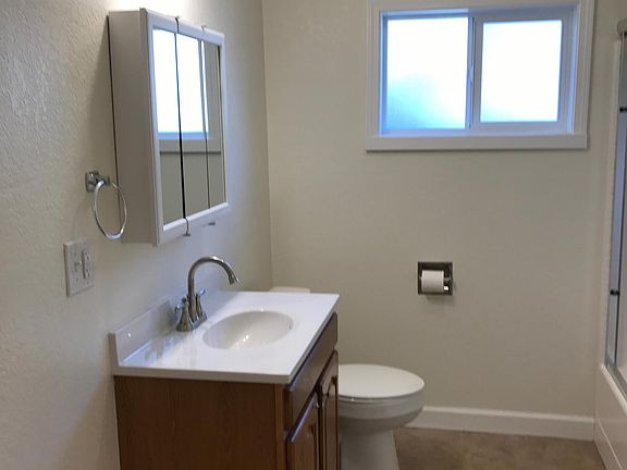 4th image of 517 W 17th St Unit A