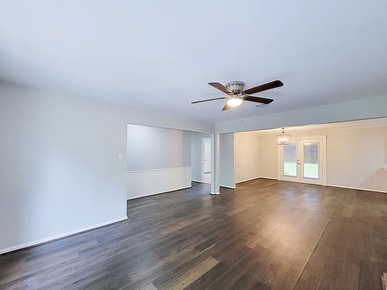 1803 Cypress Dr — Photo 4