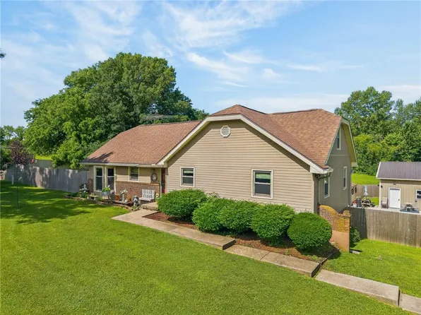 13016 Spring Rd, Liberty, MO 64068