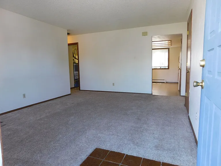 568 Dawn Ct — Photo 3