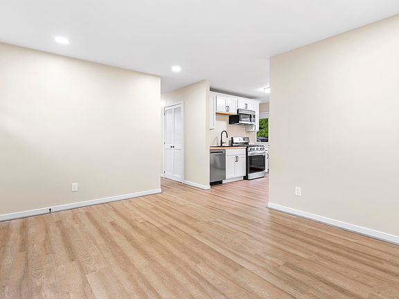 4th image of 158 Saratoga Ave