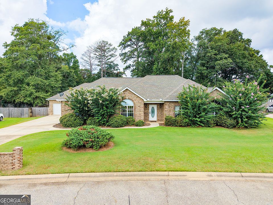 1st image of 204 Mitculler Ct