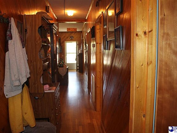 4th image of 410 N Railroad Ave