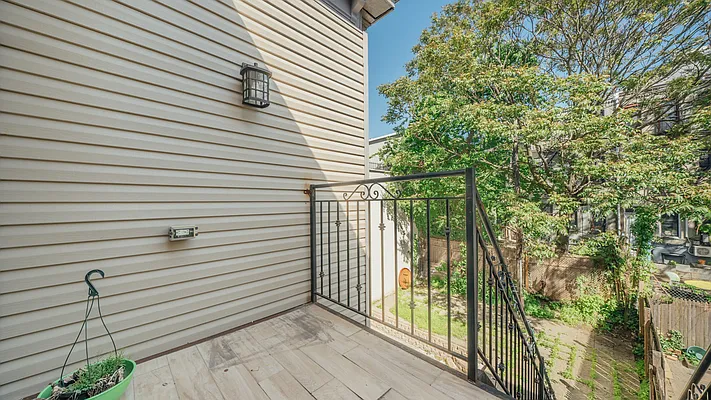 Rented by Nooklyn NYC LLC | media 35