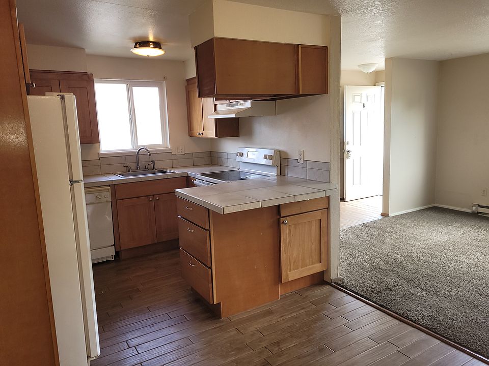 kitchen, living room, entry