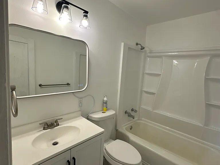 317 N Evans Rd — Photo 2