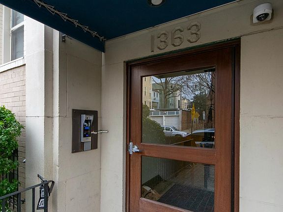 2nd image of 1363 K St SE APT 103