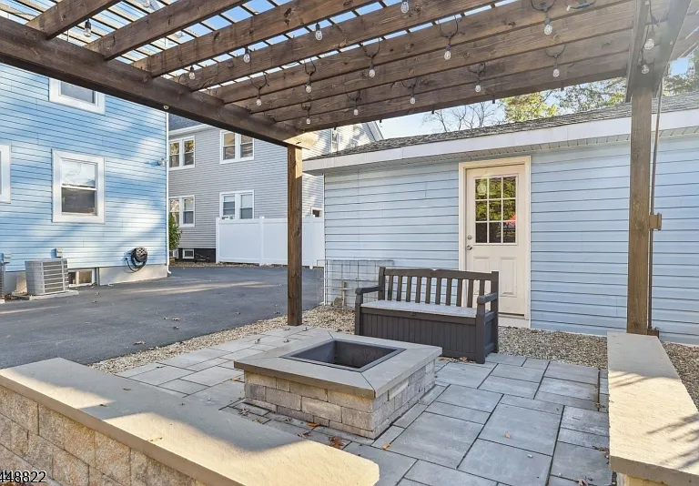 43 Howe Ave #2 — Photo 32