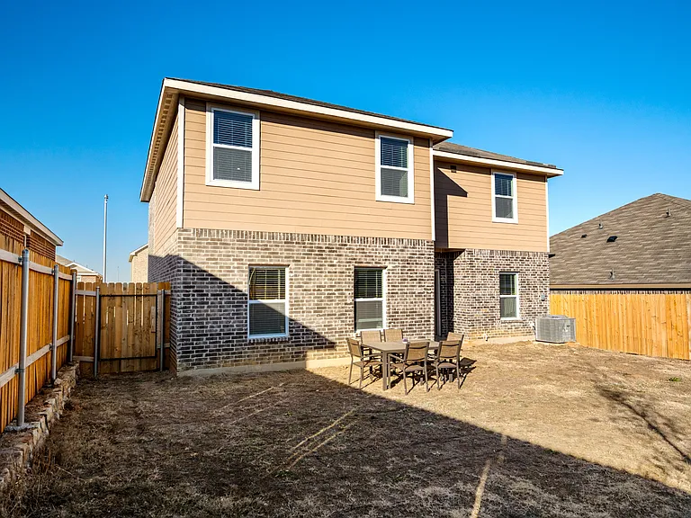 7640 Noble Oaks Dr — Photo 11