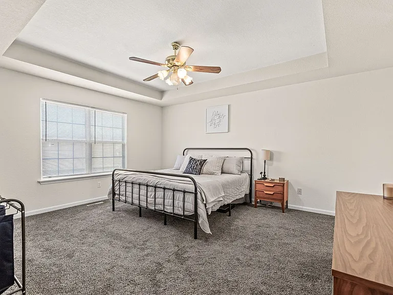 2109-2111 Primrose Dr — Photo 28
