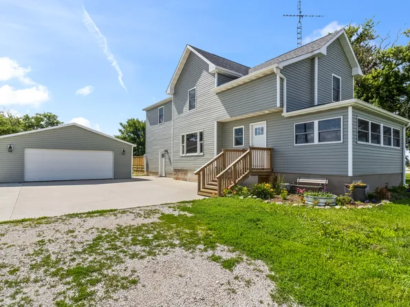 17469 N 300 East Rd, Flanagan, IL 61740