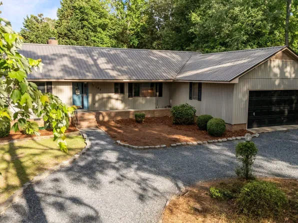 102 Scuppernong Court, Seven Lakes, NC 27376