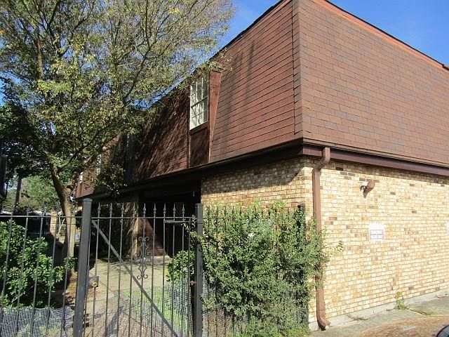 1st image of 1653 42nd St Unit 1653D