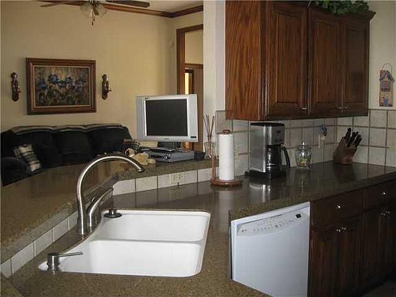 4th image of 2809 Summit Hill Ct