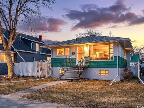 1118 6th AVENUE NW, Moose Jaw, SK S6H 4A6