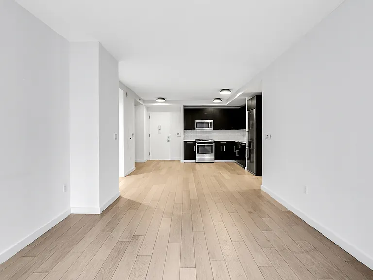535 W 43rd St S #9GG — Photo 8