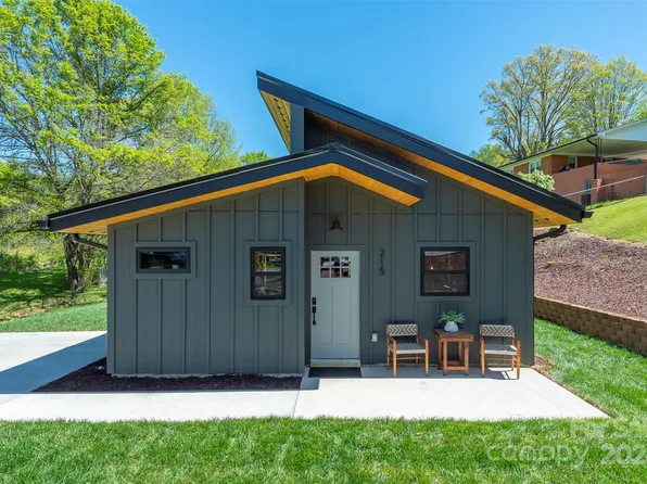 215 Howell St, Waynesville, NC 28786