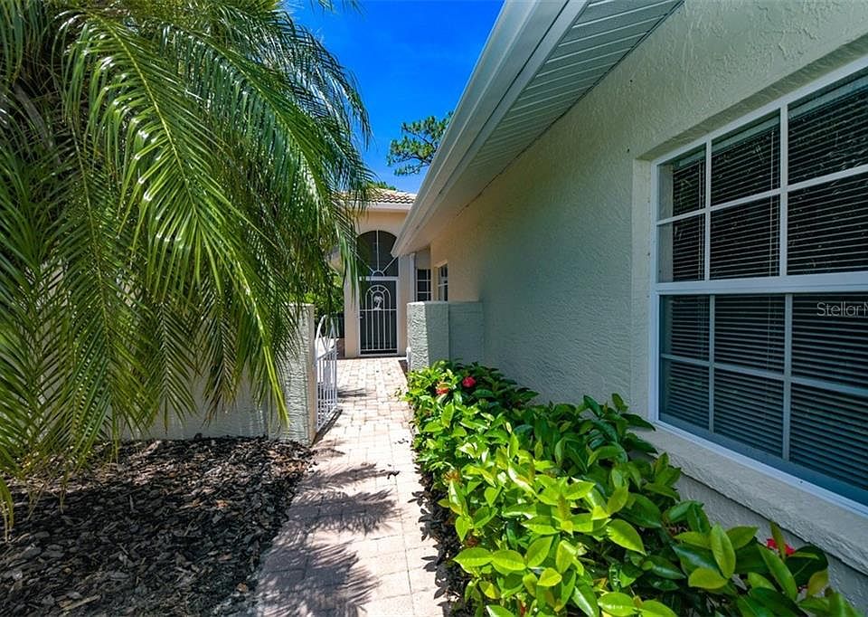 1st image of 123 Auburn Woods Cir